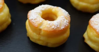 Rosquillas de Alcalá | Roscos de Hojaldre y Crema de Yema